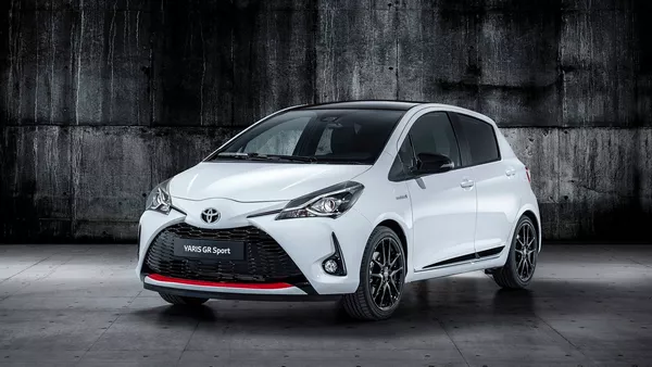 Angular front of the Toyota Yaris GR Sport 2019