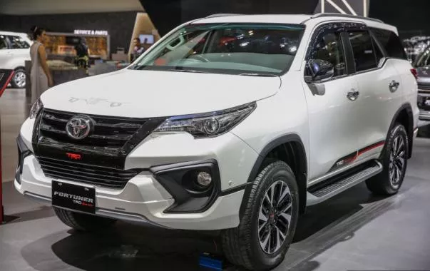 angular front of the Toyota Fortuner TRD Sportivo at GIIAS 2017