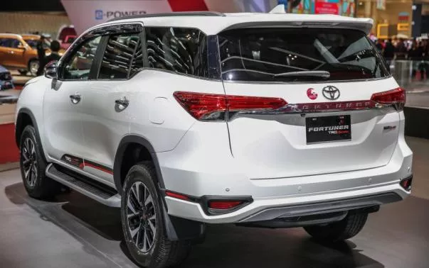 angular rear of the 2017 Toyota Fortuner TRD Sportivo 