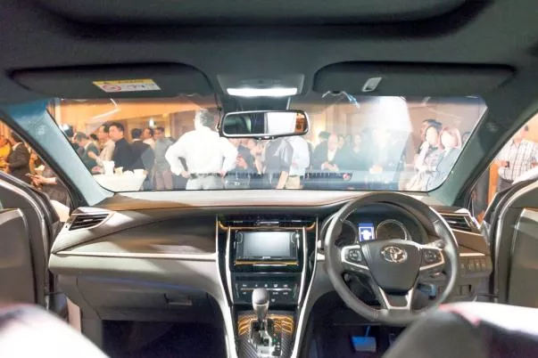 The interior is highly appreciated with a Nanoe air-conditioner, a multi-information display with an optitron meter the Toyota Harrier's cabin
