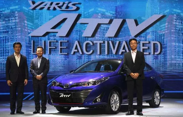 Toyota officers and the 2018 Toyota Yaris Ativ 