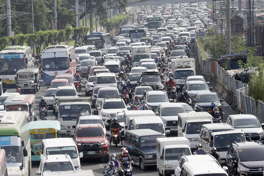 A picture of heavy traffic in Metro Manila