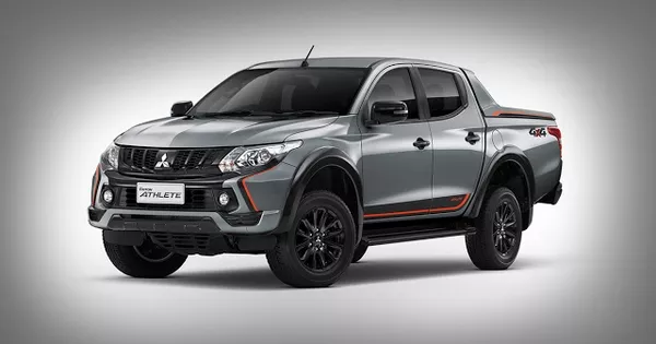 Mitsubishi Triton Athlete angular front