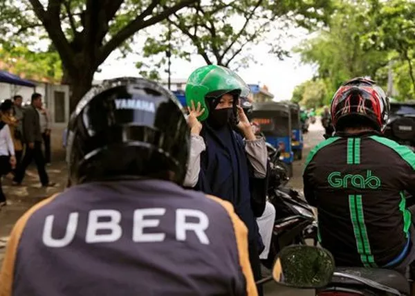 Uber and Grab riders catching their passengers