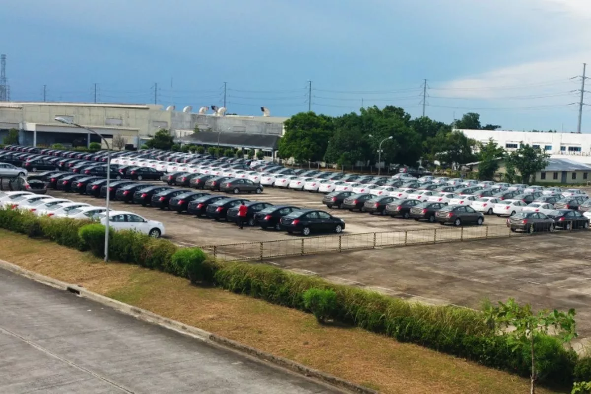 A picture of a UMPI lot with parked Almeras 