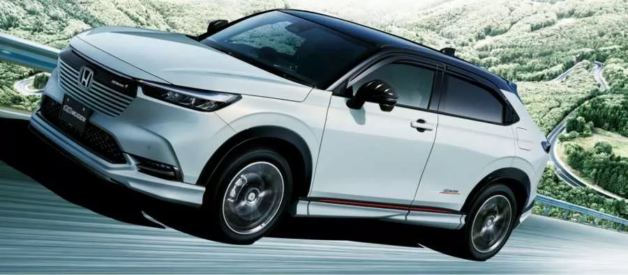 Honda HR-V with Mugen side