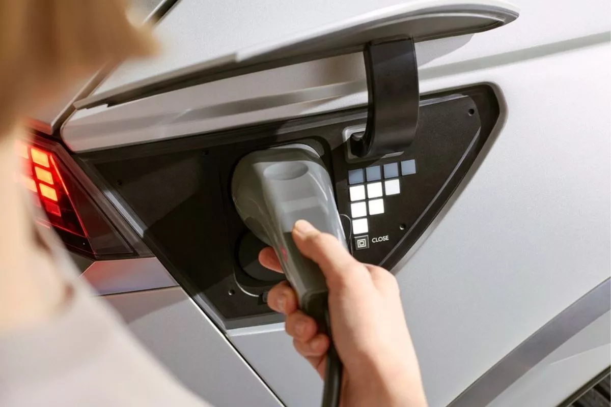 The Ioniq 5 features support for dual-voltage fast charging Ioniq 5 charging