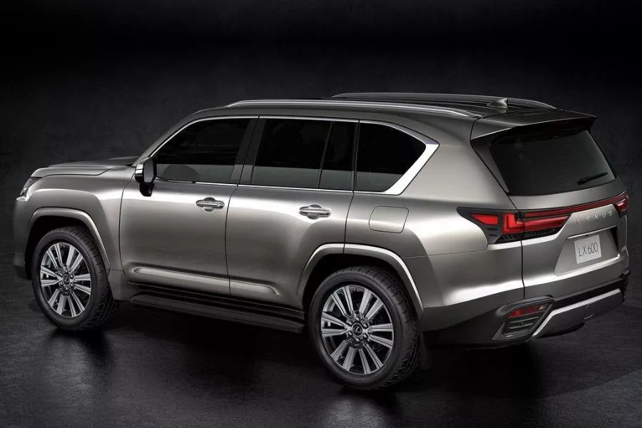 2022 Lexus LX rear quarter