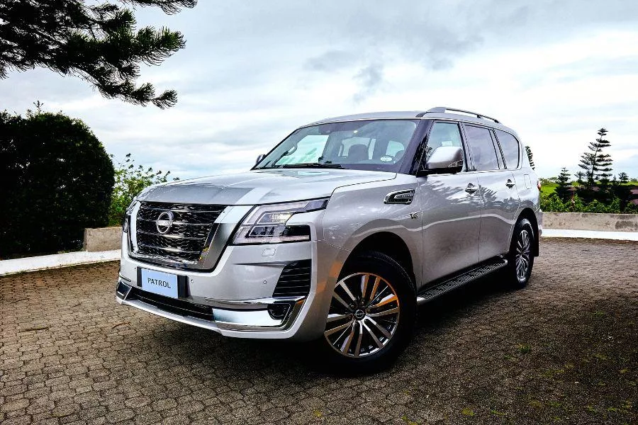2022 Nissan Patrol front quarter