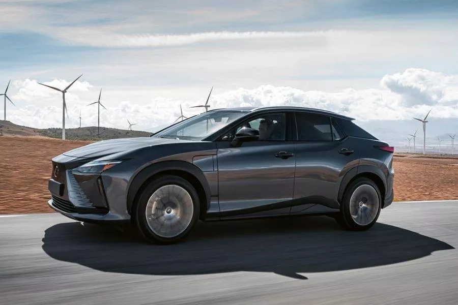 Lexus RZ450e cruising Lexus RZ450e cruising