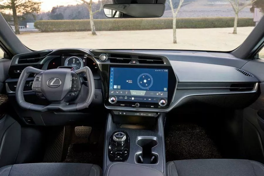 Lexus RZ 450e cockpit Lexus RZ 450e cockpit