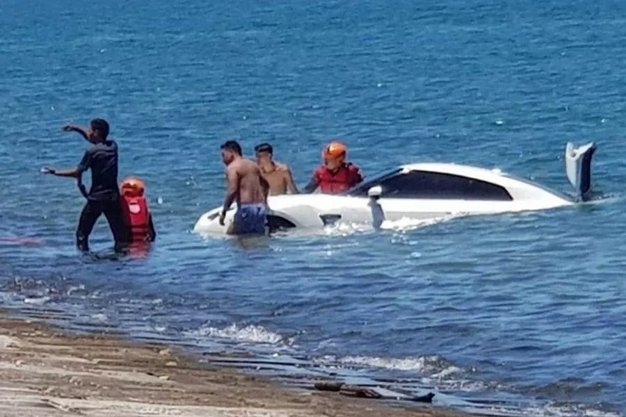 NIssan GT-R retrieved from sea