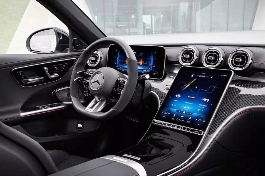 2023 Mercedes-AMG C43 interior 