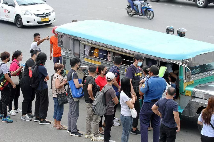 Lines at jeepney stop