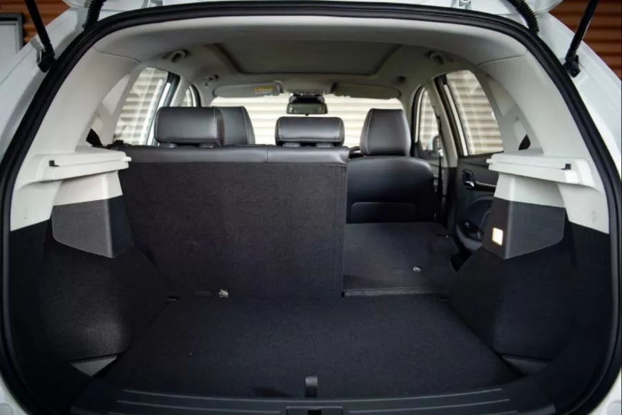 MG VS HEV cargo compartment 