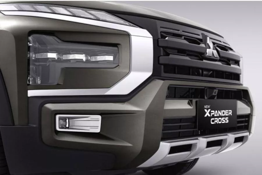 A picture of the 2023 Xpander Cross' front end.