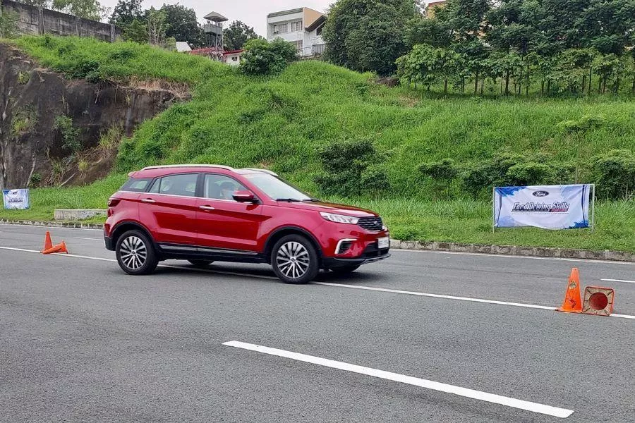 Territory distracted driving course