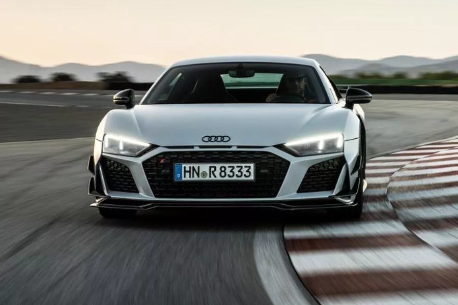 Audi R8 GT on track 