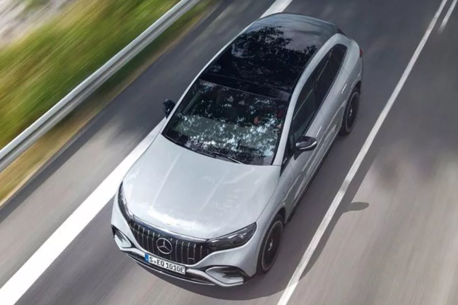 Mercedes-AMG EQE SUV on road 2