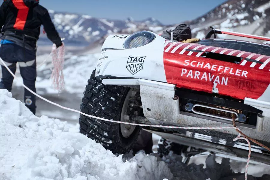 Porsche 911 off-road car 2 with winch 