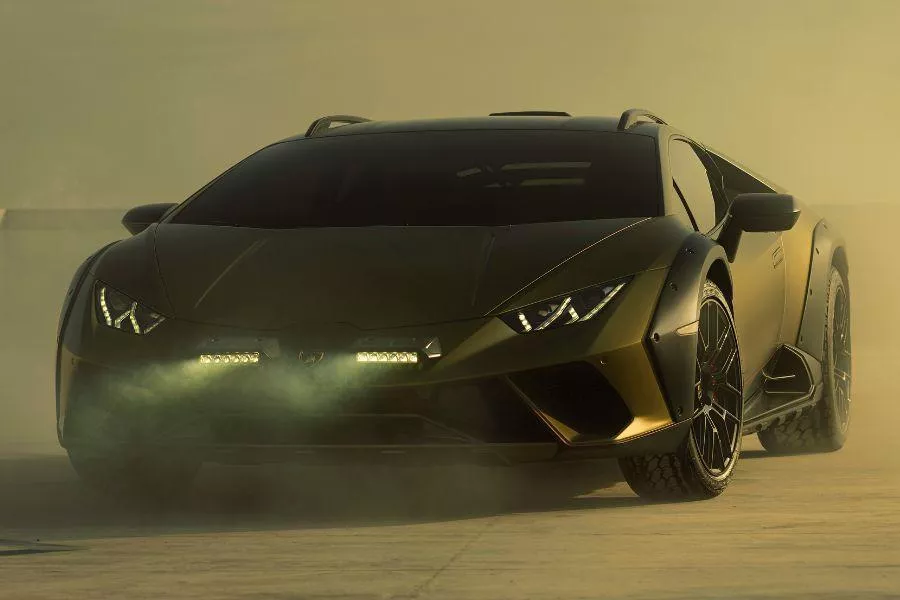 Lamborghini Huracan Sterrato front