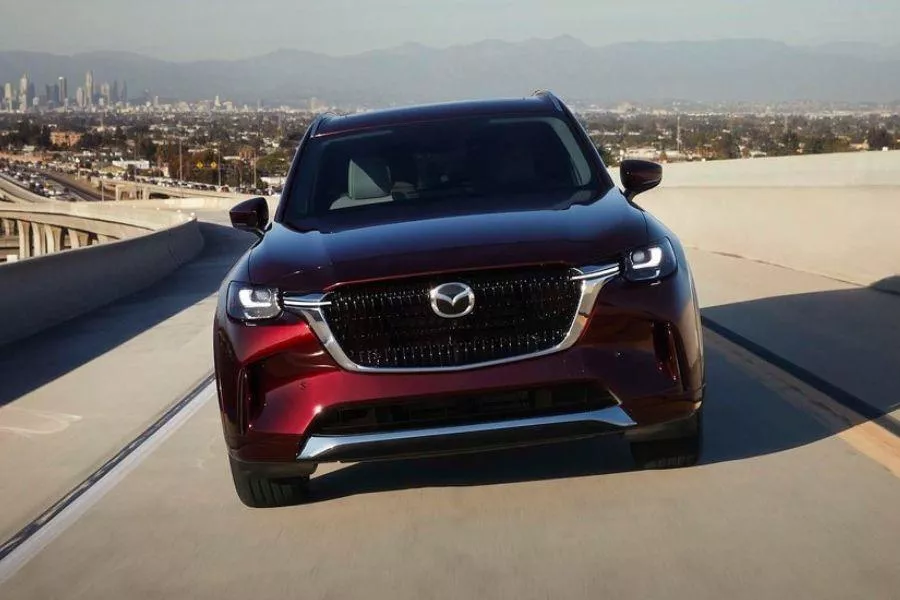 Mazda CX-90 freeway