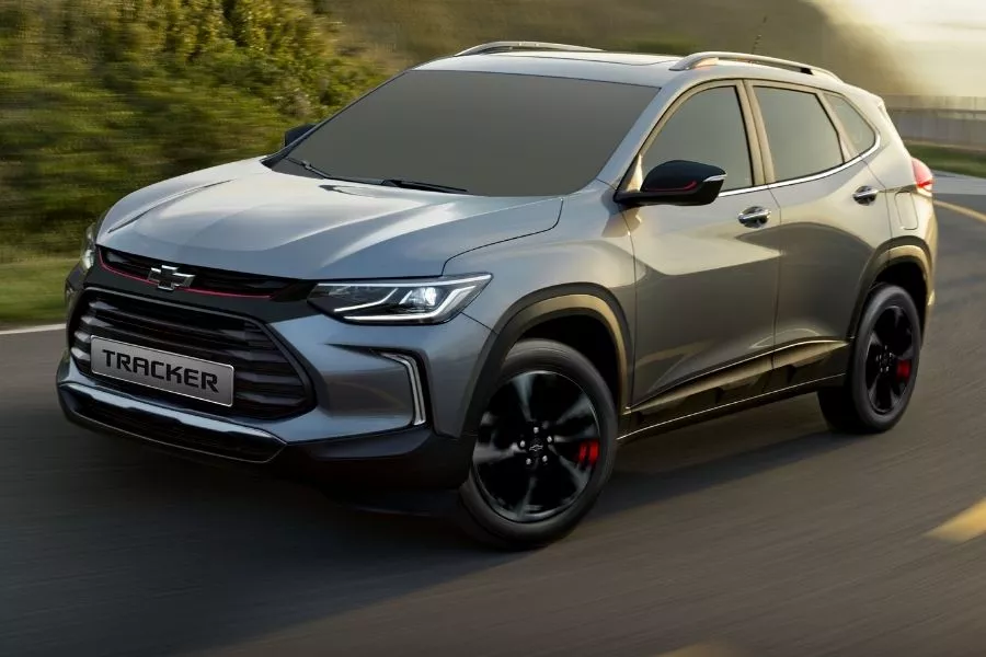 Chevrolet Tracker turning