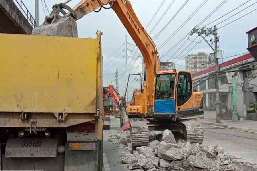 Road reblocking EDSA