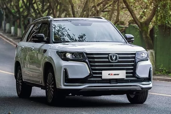 Pinoy families will surely appreciate the seven seats and tri-zone climate control on the CS95 Plus CS95 Plus