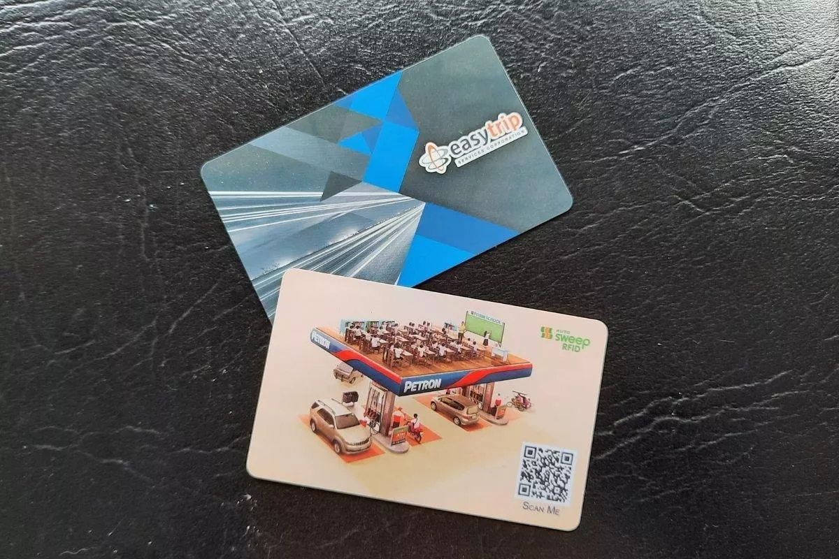 A picture of the Easytrip card and Autosweep card