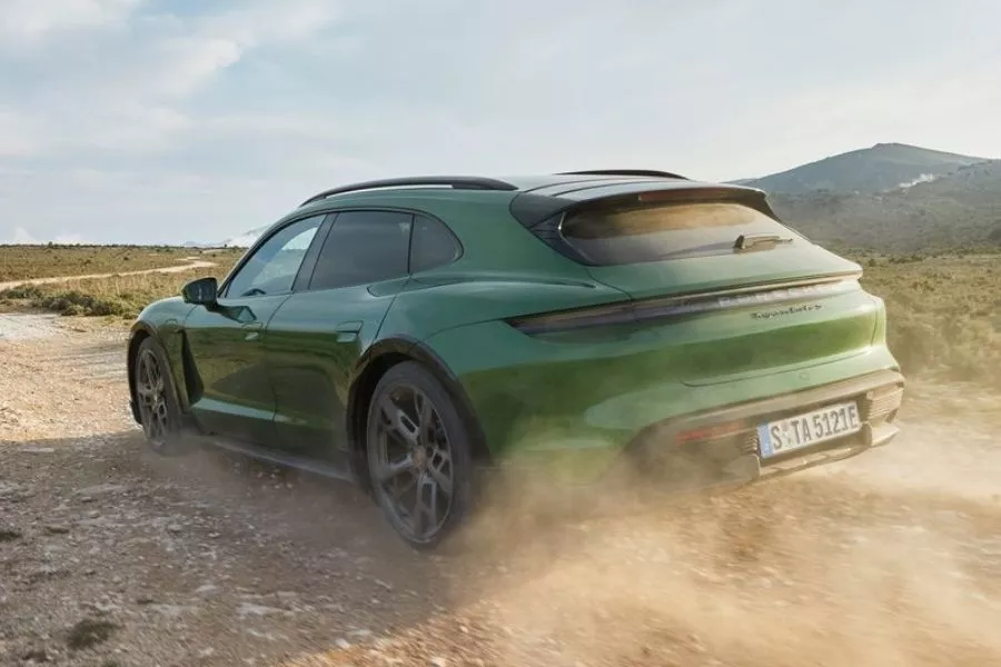 Taycan Cross Turismo offroad 