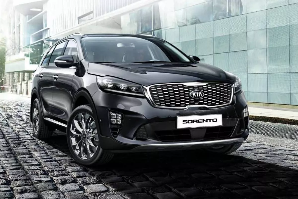 Kia Sorento front profile shot