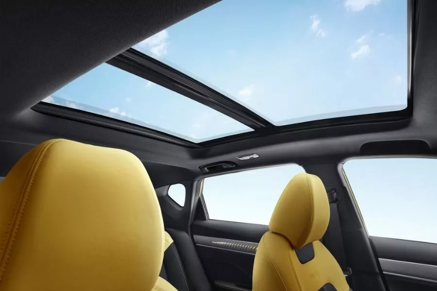 Facelifted Coolray sunroof
