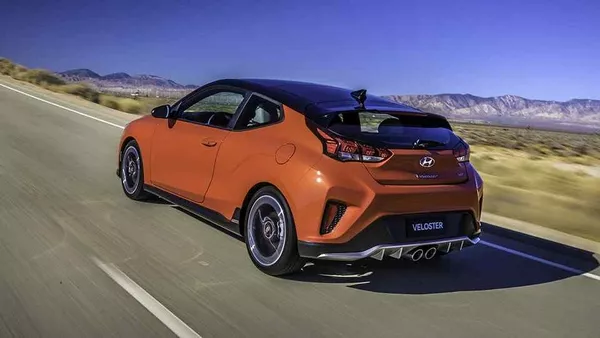 Hyundai Veloster 2019 angular rear