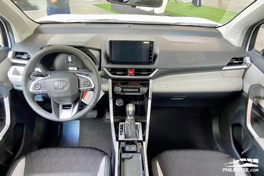 The Veloz V's front cabin