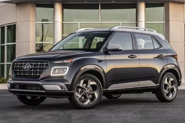 2021 Hyundai Venue 2021 Hyundai Venue front quarter shot