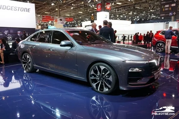 Two Vietnamese-made cars at this year’s Paris Motor Show VinFast LUX S2.0 at 2018 Paris Motor Show - angular front