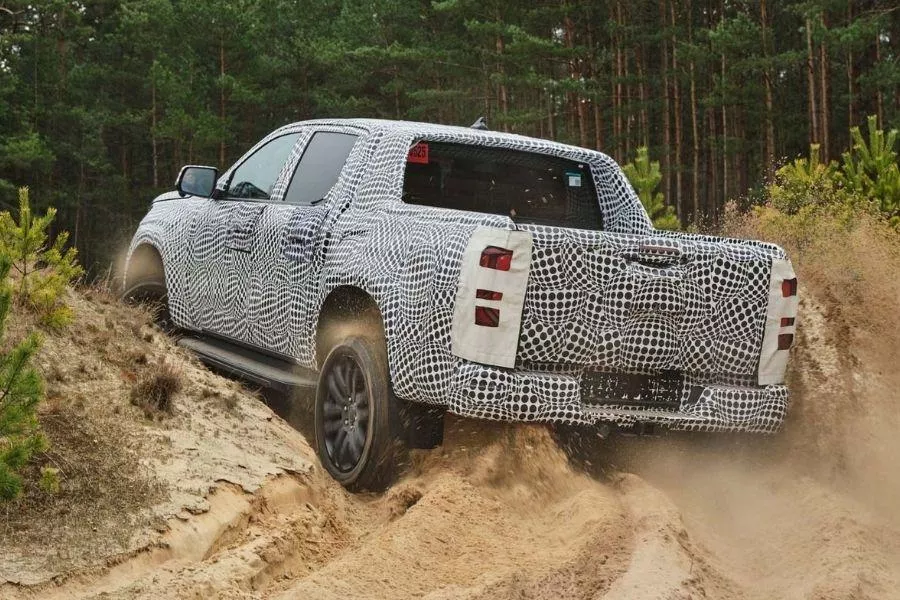 Volkswagen Amarok camouflage