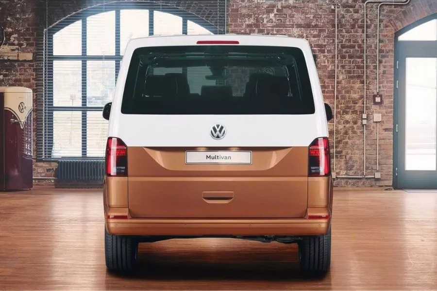 Volkswagen Multivan Kombi rear view