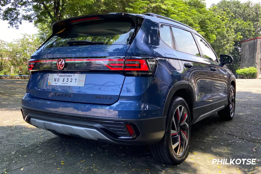 The crossover gets an illuminated emblem Volkswagen Tharu rear view