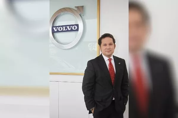 Atty. Arcilla with the Volvo logo