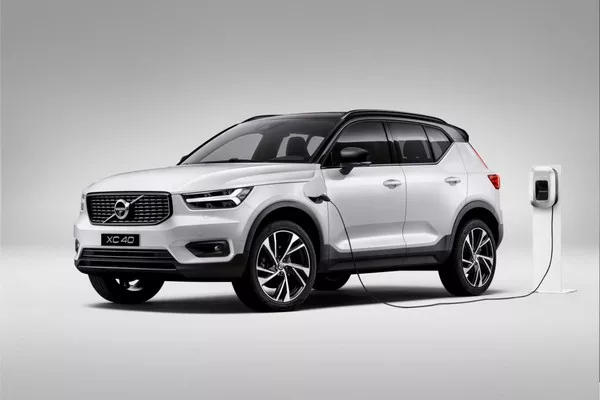 Volvo XC40 angular front