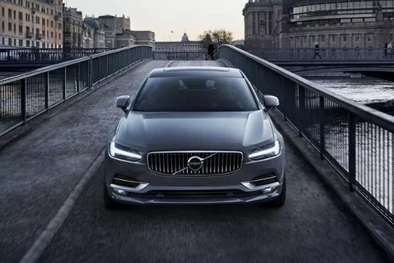 Volvo S90 front view