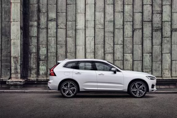Side view of the all-new Volvo XC60 2018