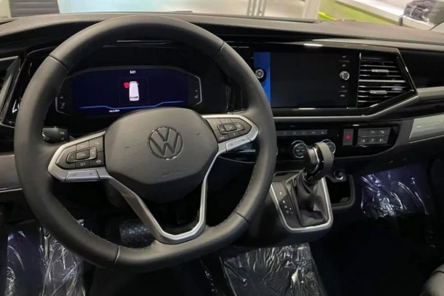 PH-spec Volkswagen Multivan Kombi center console