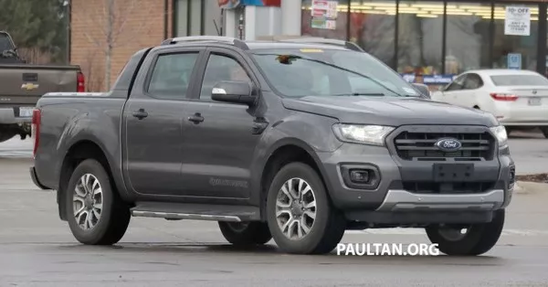 Ford Ranger T6 WildTrak 2019 facelift spy shot angular front