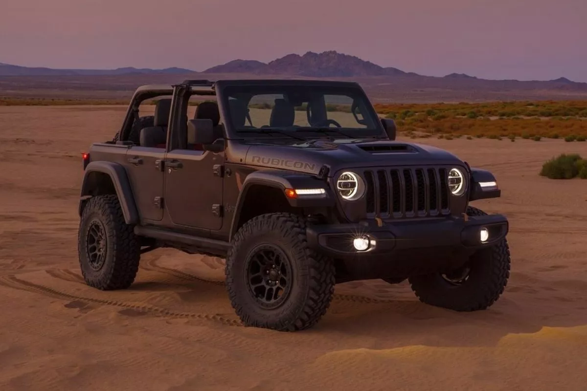 A picture of the Wrangler 392 V8 in the desert