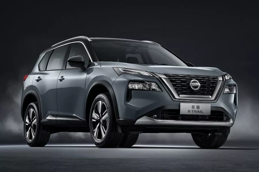 2021 Nissan X-Trail front