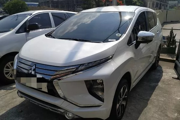 Mitsubishi Xpander white 