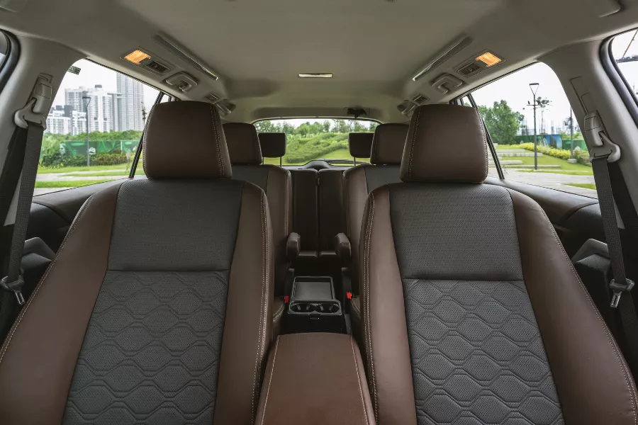 A picture of the Zenix's second row. 